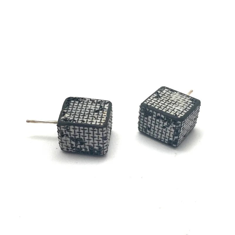 Hollow Mesh Rectangle Studs