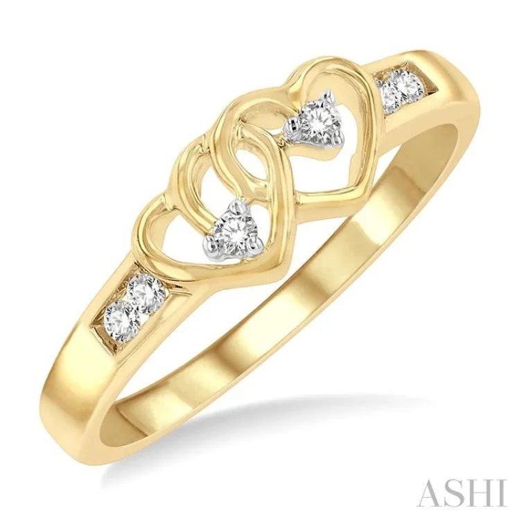 1/10 Ctw Twin Hearts Diamond Ring in 10K Yellow Gold